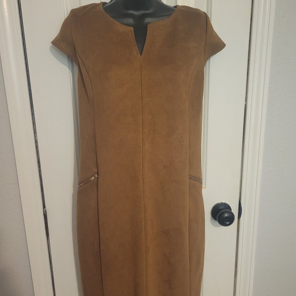 Short sleeved dress